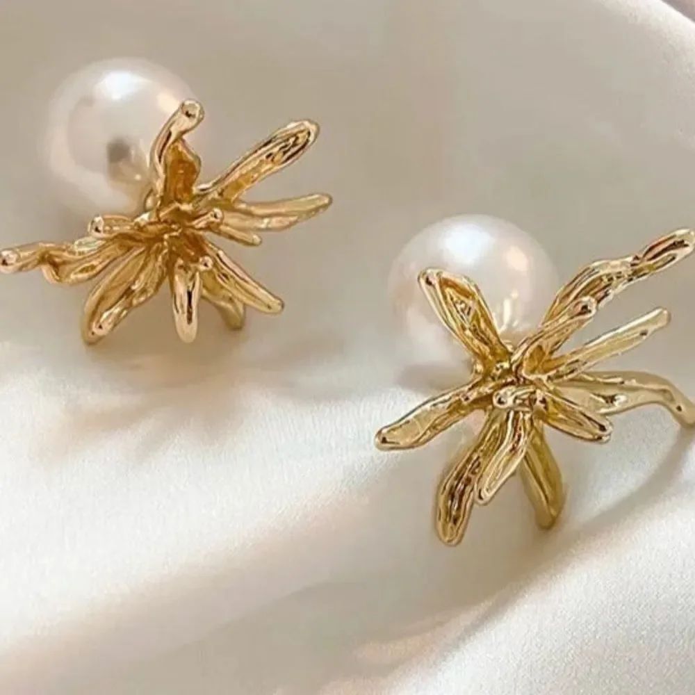 Flower pearl earring N366